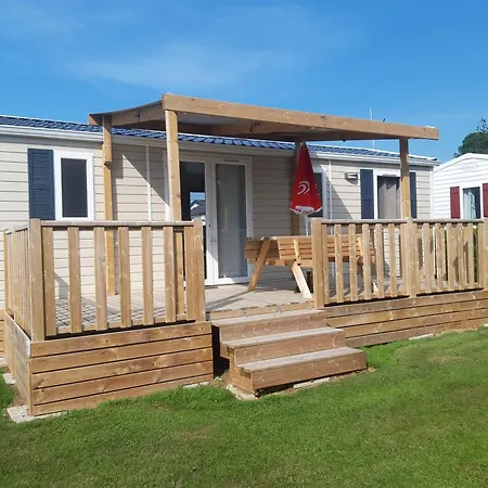 Camping Le Clos De Balleroy Exterior photo
