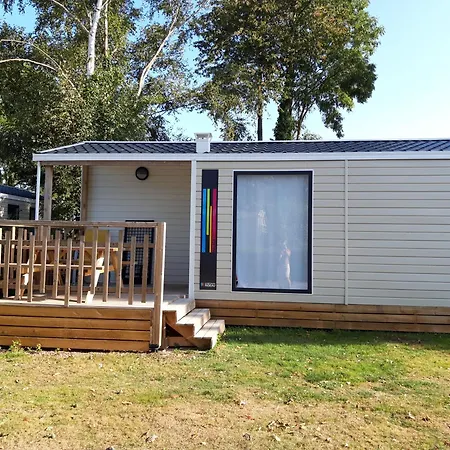 Camping Le Clos De Balleroy Exterior photo