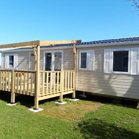 Camping Le Clos De Balleroy Exterior photo