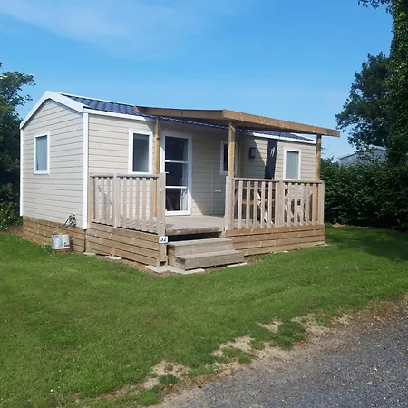 Camping Le Clos De Balleroy Exterior photo